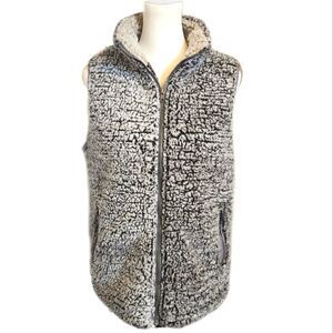 Thread & Supply faux sherpa full zip vest, gray, zip pockets, M